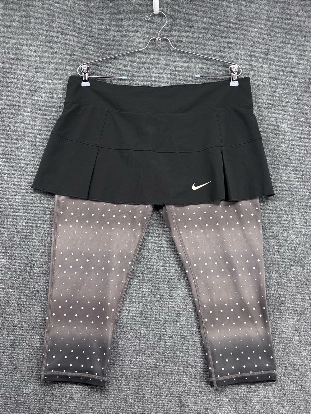 Nike Dri Fit Skapri Athletic Sporty Skirt Capri Black & Gray Ombré Women’s L